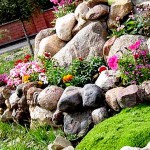 Использование натурального камня в дизайне сада